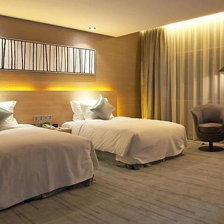 Logosun Hotel Wuhan Buitenkant foto