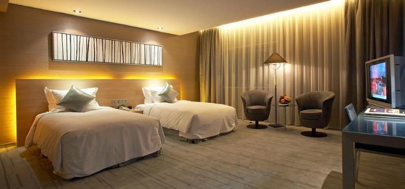 Logosun Hotel Wuhan Buitenkant foto