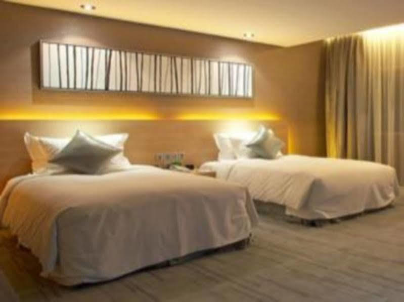 Logosun Hotel Wuhan Buitenkant foto