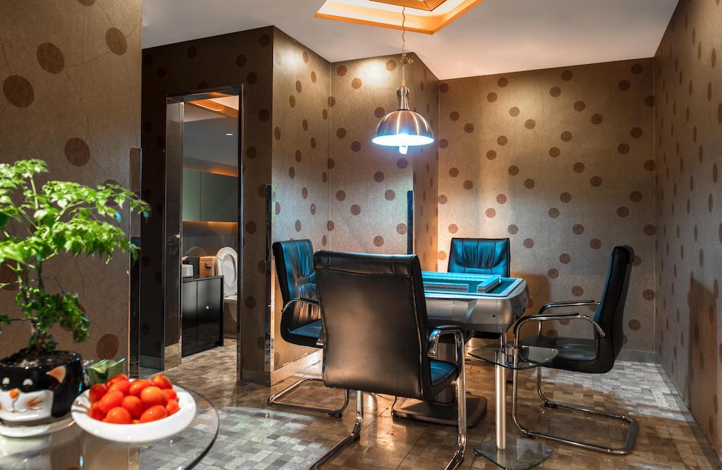 Logosun Hotel Wuhan Buitenkant foto